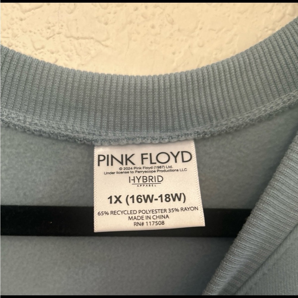 Pink Floyd graphic sweatshirt made from a blend of polyester size 1X - Picture 3 of 4